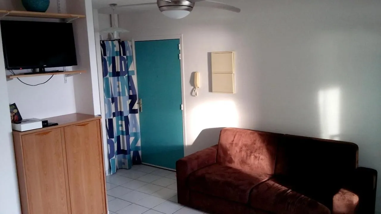 Vue Mer Sainte-Anne: Appartement avec Piscine et Balcon Apartment