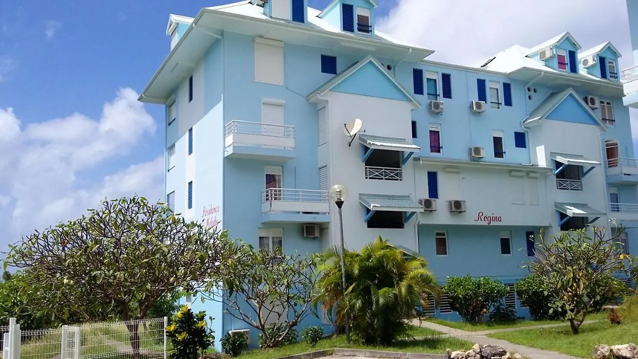Vue Mer Sainte-Anne: Appartement avec Piscine et Balcon Martinique