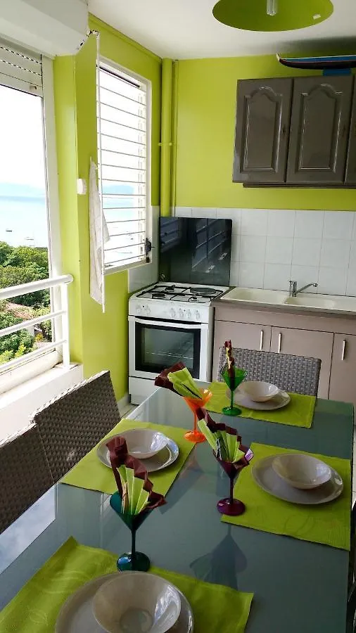 Apartment Vue Mer Sainte-Anne: Appartement avec Piscine et Balcon Martinique