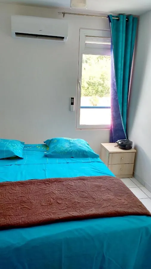 Apartment Vue Mer Sainte-Anne: Appartement avec Piscine et Balcon