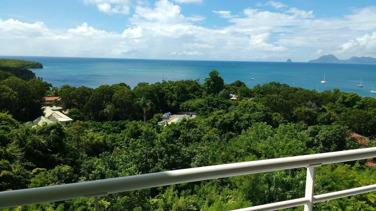 Vue Mer Sainte-Anne: Appartement avec Piscine et Balcon