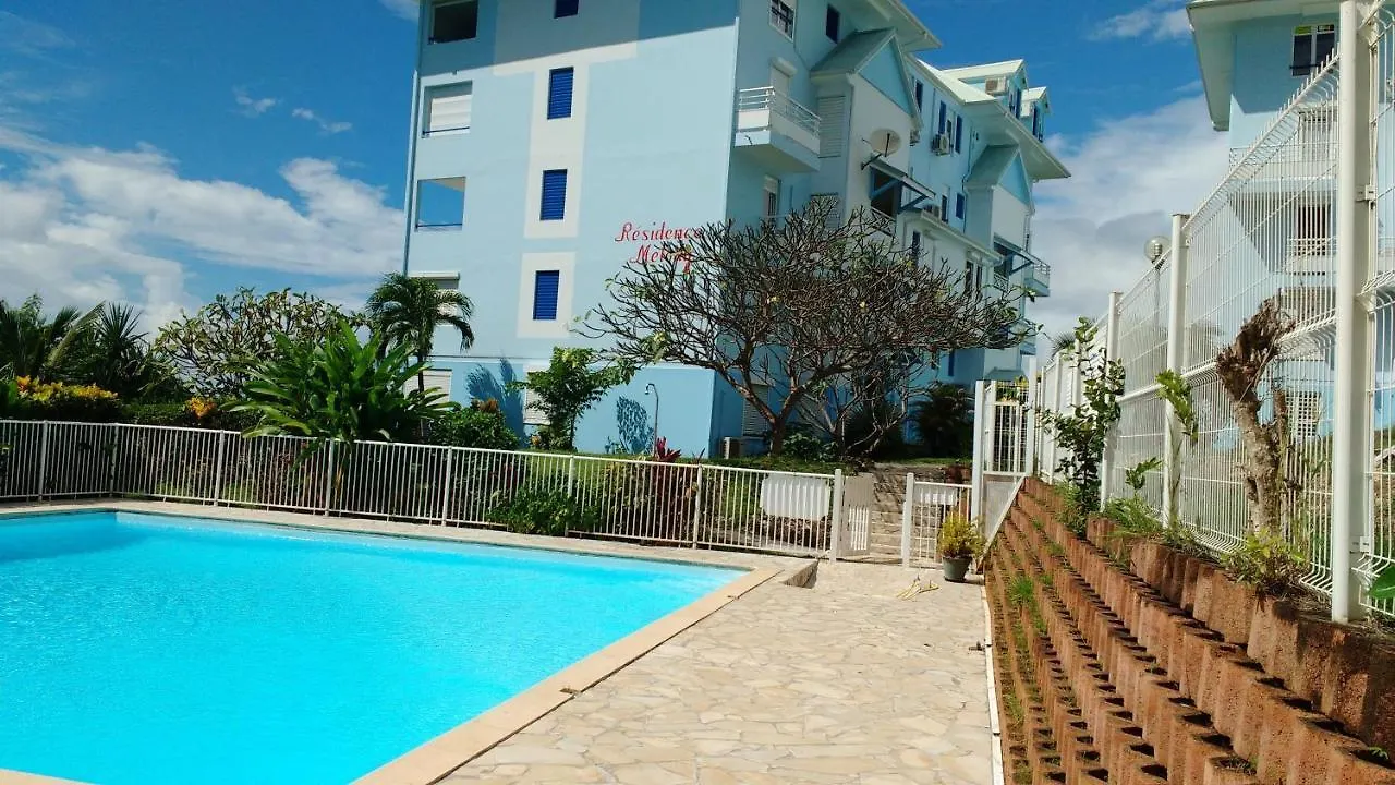 Apartment Vue Mer Sainte-Anne: Appartement avec Piscine et Balcon