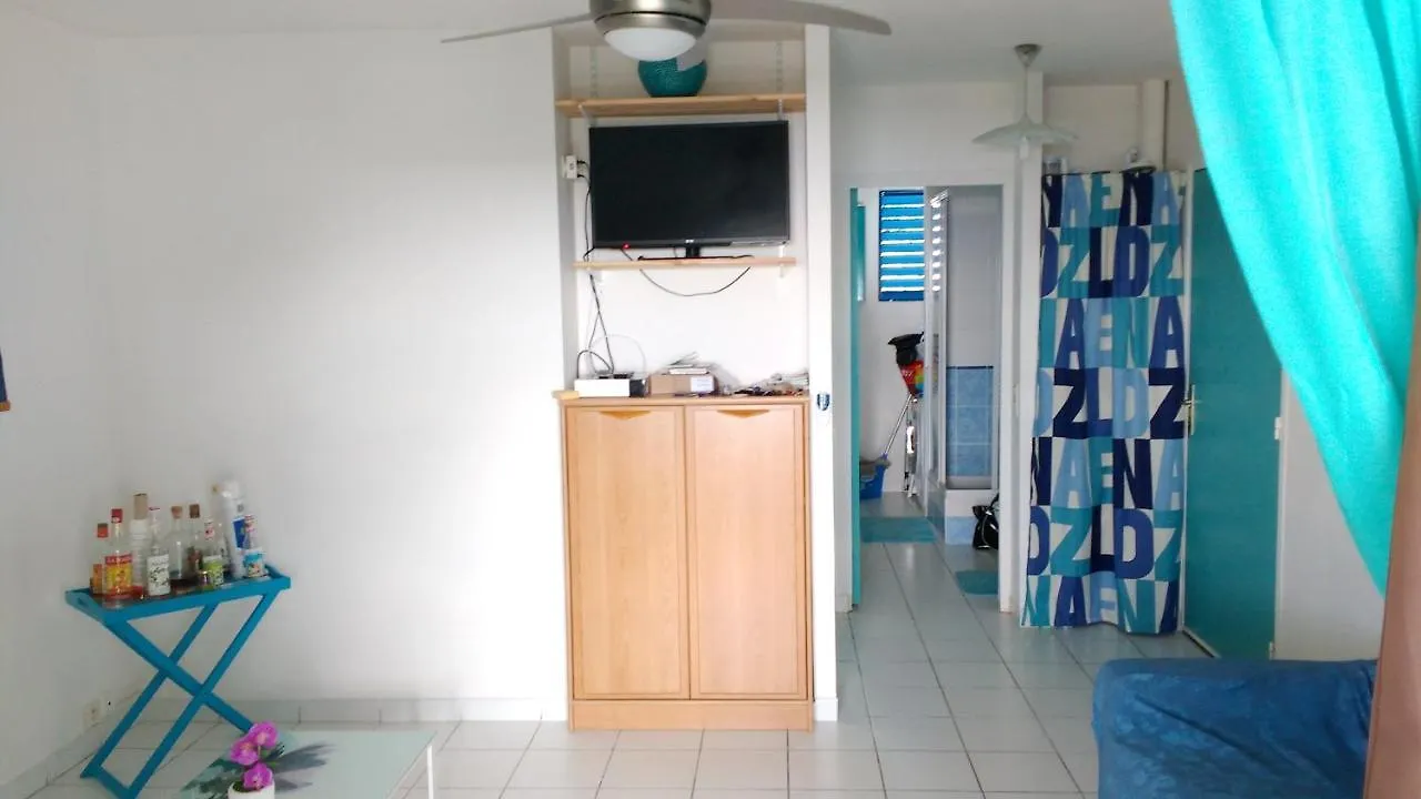 Apartment Vue Mer Sainte-Anne: Appartement avec Piscine et Balcon Martinique
