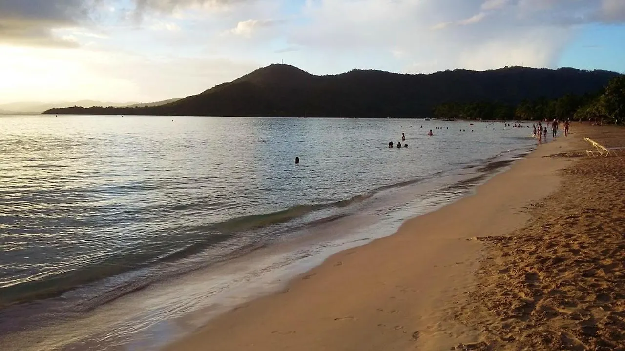 Vue Mer Sainte-Anne: Appartement avec Piscine et Balcon 0*, Sainte-Anne Martinique