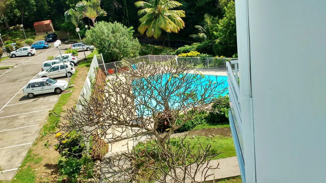 Vue Mer Sainte-Anne: Appartement avec Piscine et Balcon