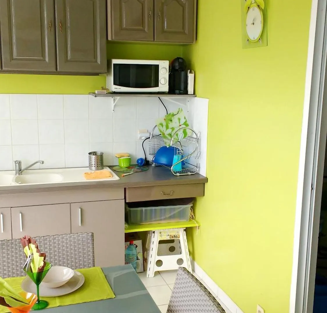 Vue Mer Sainte-Anne: Appartement avec Piscine et Balcon 0*, Sainte-Anne Martinique